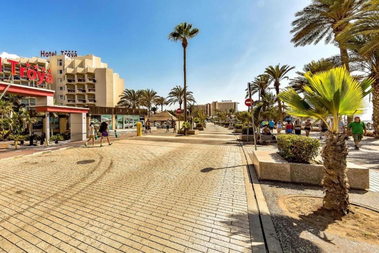 Two Bedroom Apartment With Wifi, Close To The Beach, In Playa De Las Americas Bagian luar foto