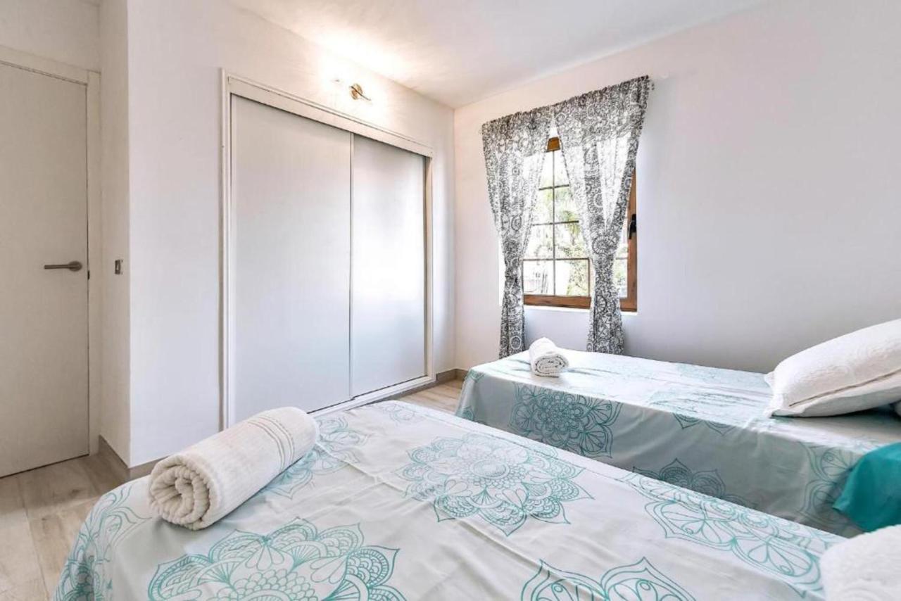 Two Bedroom Apartment With Wifi, Close To The Beach, In Playa De Las Americas Bagian luar foto